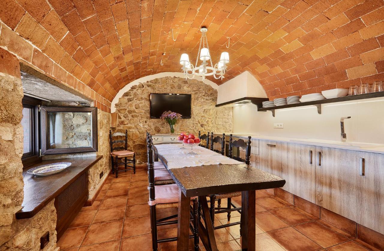 Cal Bisbe, Your Rural Holiday Home Capmany Exterior foto
