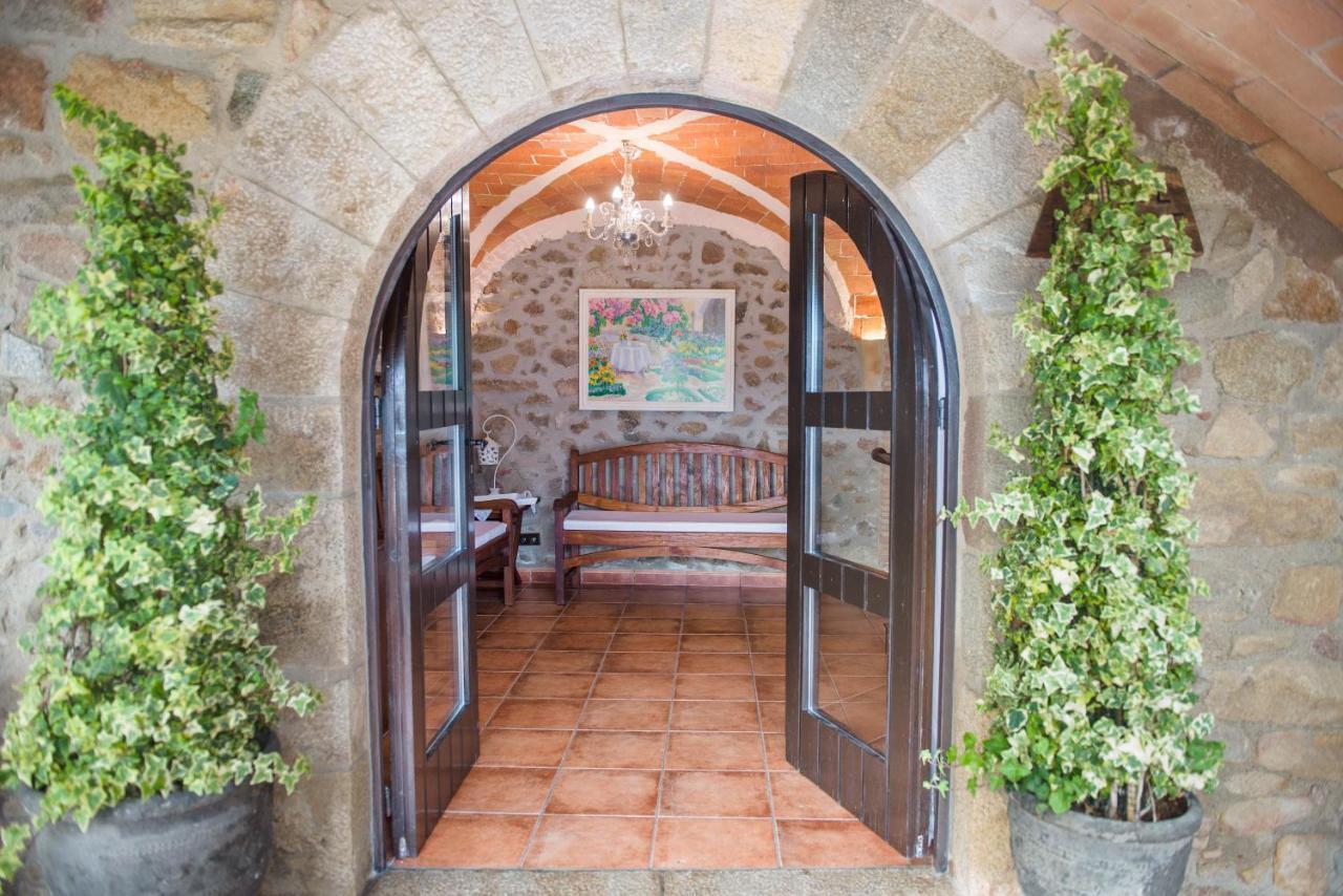 Cal Bisbe, Your Rural Holiday Home Capmany Exterior foto